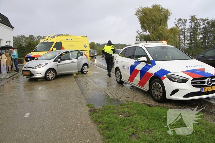 Crossmotor geschept door auto tijdens ongeval