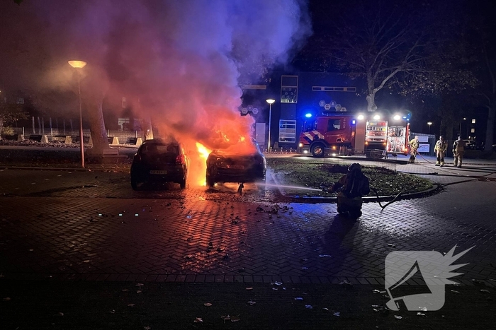 Auto brand volledig uitgebrand