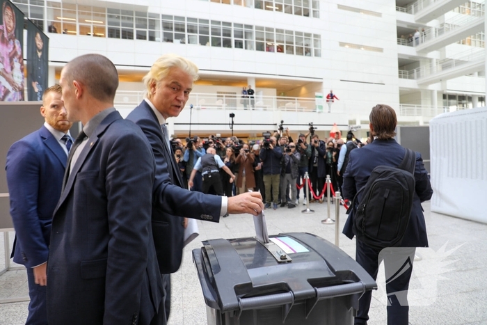 Grote belangstelling voor Wilders bij stembus