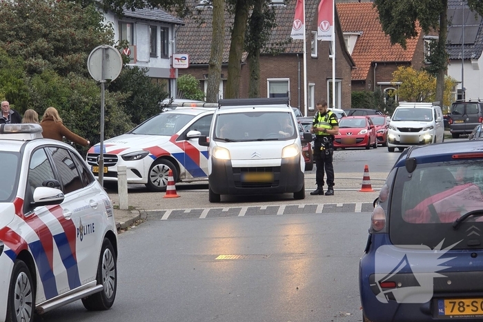 Automobilist krijgt bekeuring vanwege rijdend filmen van hulpdiensten