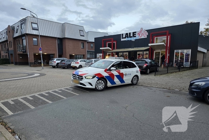 Automobilist krijgt bekeuring vanwege rijdend filmen van hulpdiensten