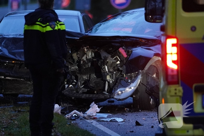 Twee gewonden bij auto-ongeval