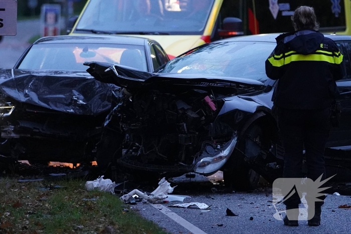 Twee gewonden bij auto-ongeval