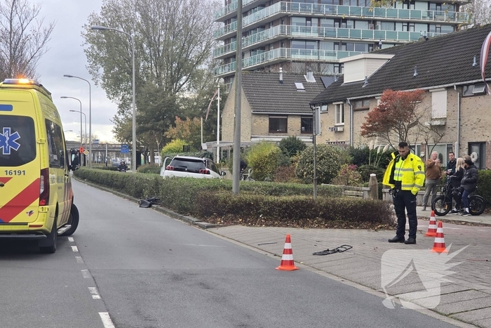 Auto belandt in bosschages