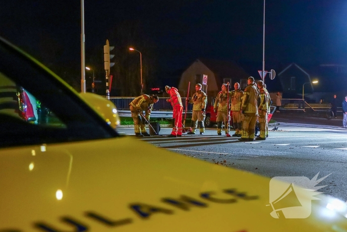 Zware botsing tussen twee auto's leidt tot gewonden