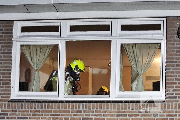 Woningbrand door vergeten pannetje, bewoner nagekeken door het ambulancepersoneel