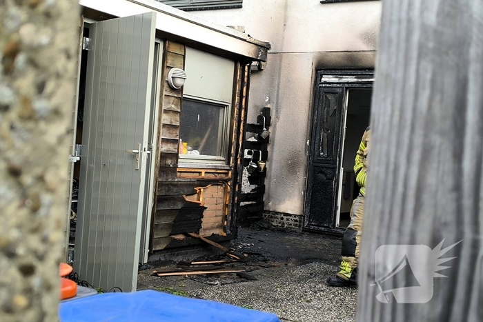 Brand in schuur snel onder controle