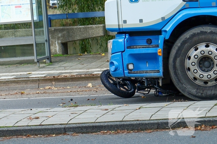 Kind overleden bij aanrijding tussen fatbike en vrachtauto