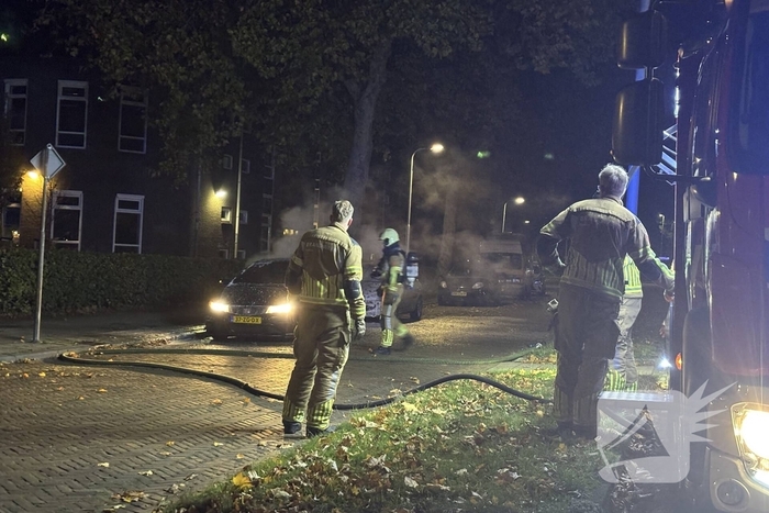 Rookontwikkeling uit geparkeerde auto