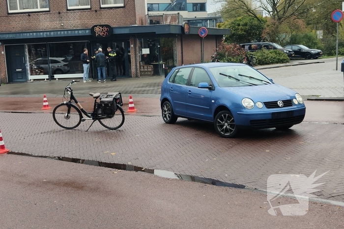 Fietser gewond bij botsing met auto
