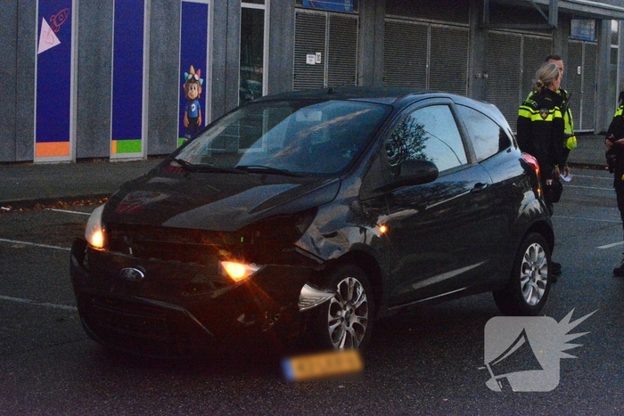 Motorrijder gewond na inhaalactie