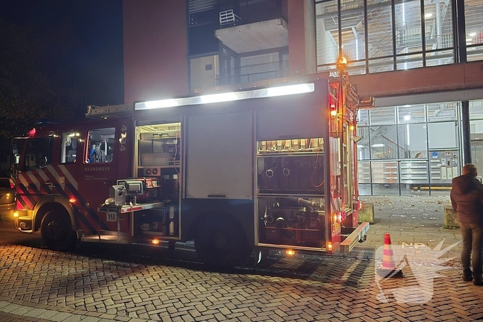 Deur ingetrapt na keukenbrand