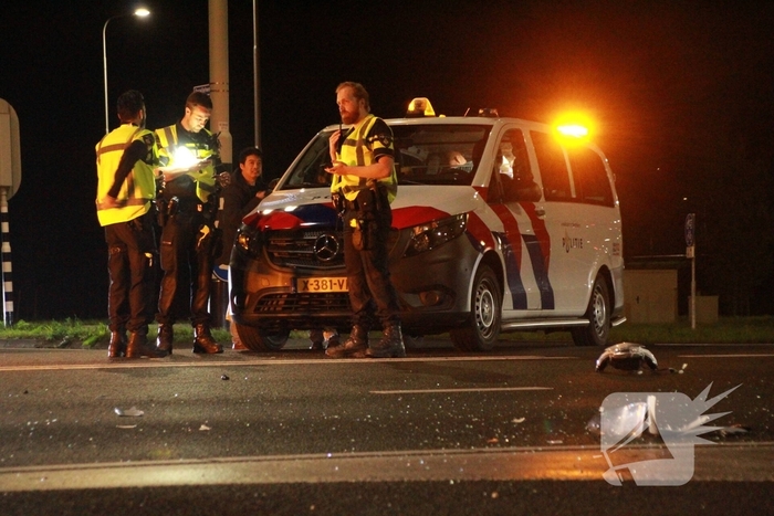 aanrijding tussen auto en scooter leidt tot gewonde