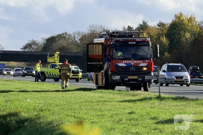 Brand in auto leidt tot afsluiting rijstrook
