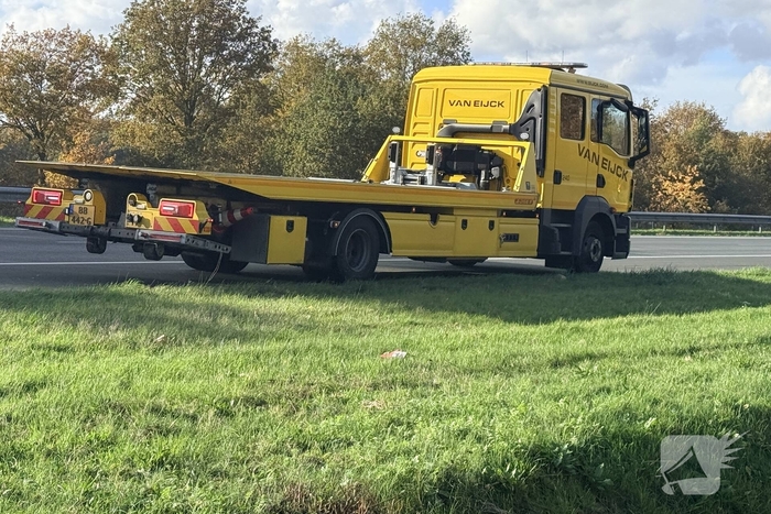 Brand in auto leidt tot afsluiting rijstrook