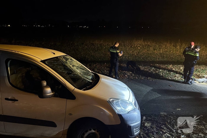 Vrouw gewond na aanrijding met bestelbusje