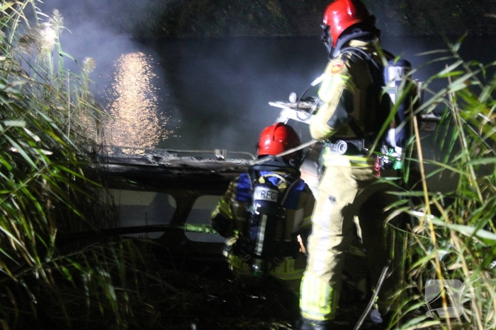 Bootje volledig verbrand tijdens brandincident