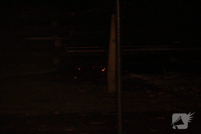 Jongeren steken hout in brand