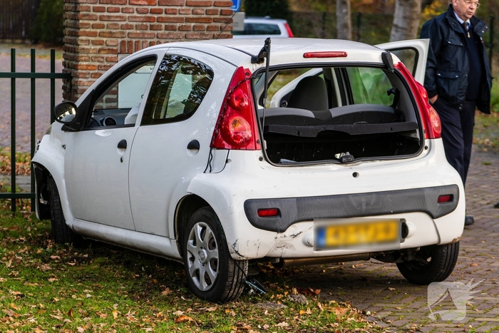 Vrachtwagen zorgt voor ongeval met personenauto