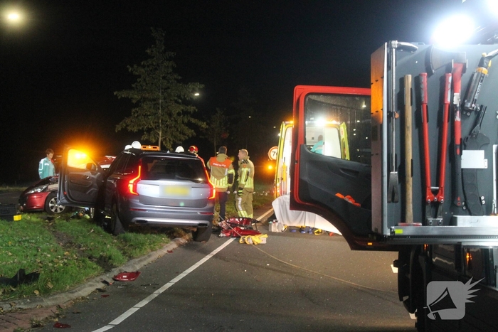 Brandweer bevrijdt persoon na botsing