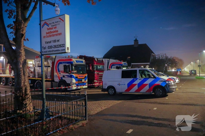 Explosie leidt tot brand op bedrijven terrein