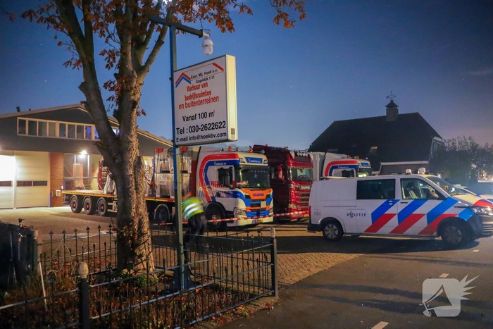 Explosie leidt tot brand op bedrijven terrein