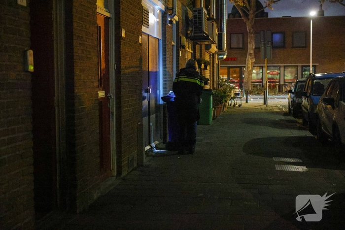 Onderzoek nadat explosie voordeur beschadigt