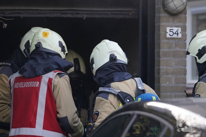 Brand in bijgebouw veroorzaakt rookontwikkeling