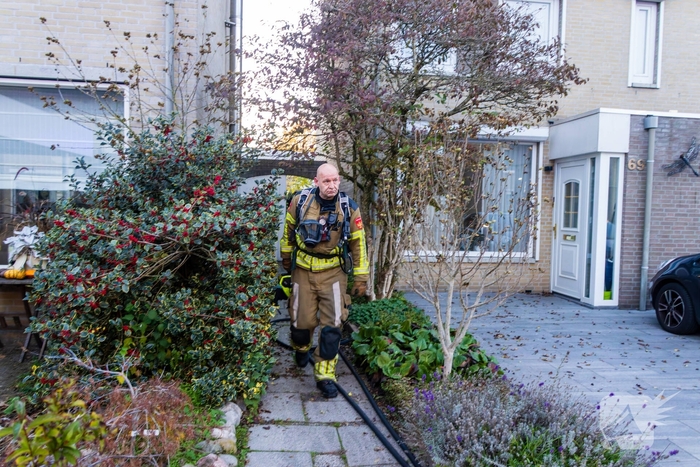 Eigenaar woning naar ziekenhuis na brand in schuurtje