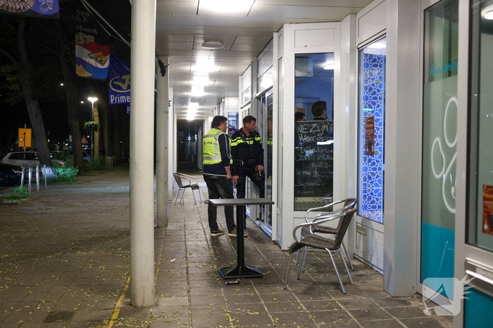 Vijf aanhoudingen en vondst van geld na drugsdeal