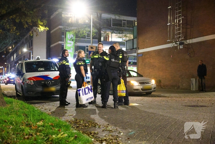 Vijf aanhoudingen en vondst van geld na drugsdeal