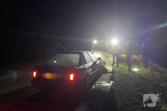 Voertuig belandt in sloot