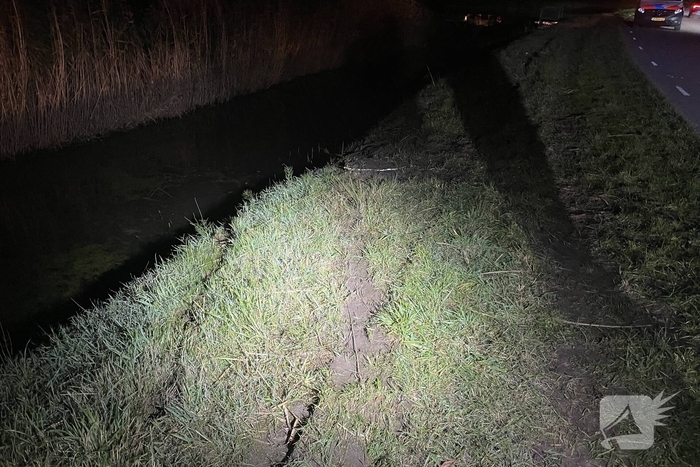 Voertuig belandt in sloot