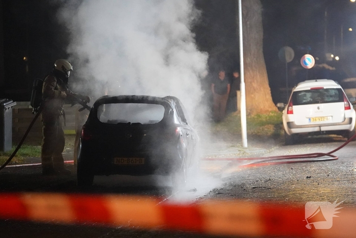 Auto volledig verwoest door brand