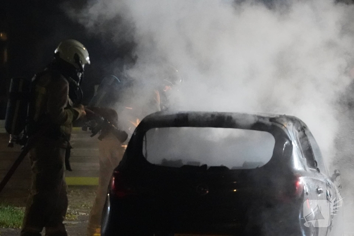 Auto volledig verwoest door brand