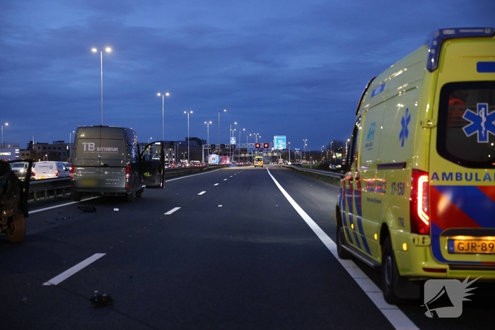 Zwaargewonden bij kettingbotsing op snelweg