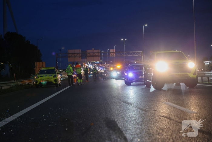 Zwaargewonden bij kettingbotsing op snelweg