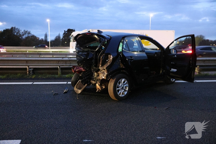 Zwaargewonden bij kettingbotsing op snelweg