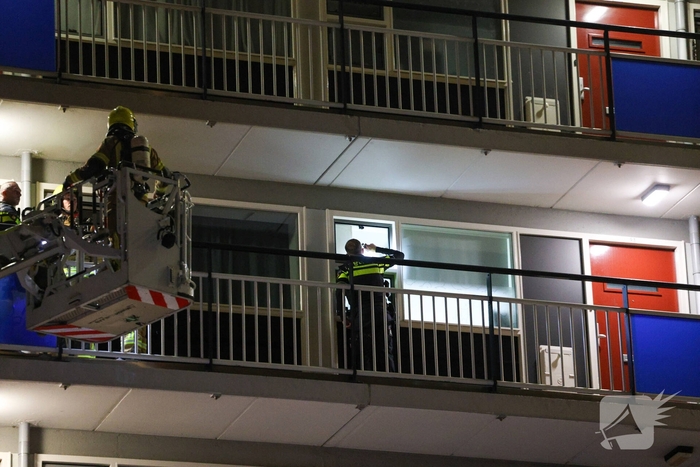 Woningbrand leidt tot ziekenhuisopname en politieonderzoek