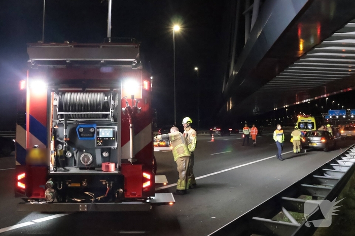 Botsing op snelweg leidt tot bevrijding van inzittende