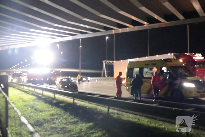 Botsing op snelweg leidt tot bevrijding van inzittende