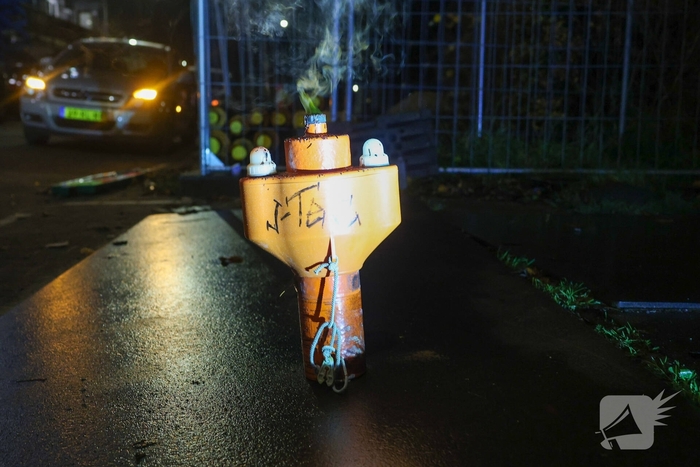 Woningbrand door noodsignaal met oranje rook