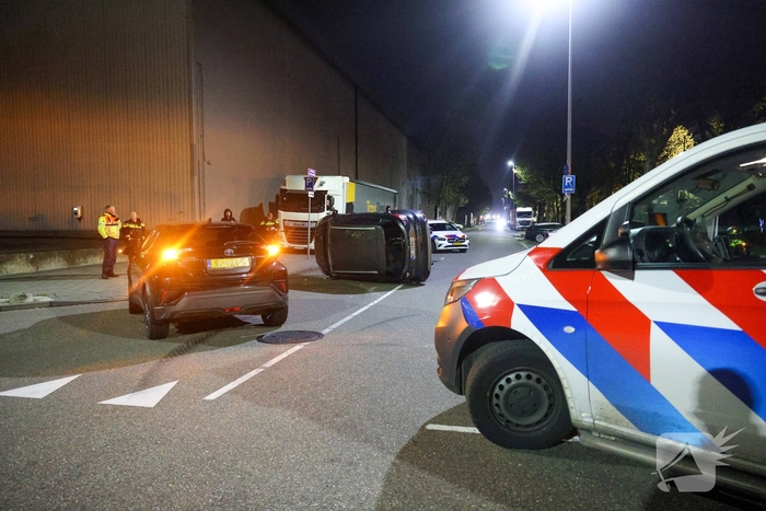 Forse aanrijding op drukke kruising