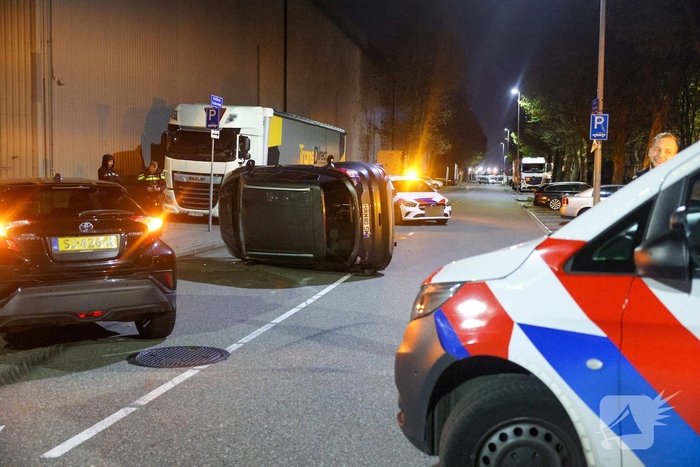 Forse aanrijding op drukke kruising