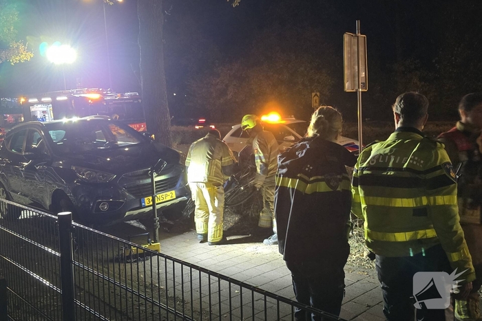 Automobilist rijdt fietser aan op fietspad