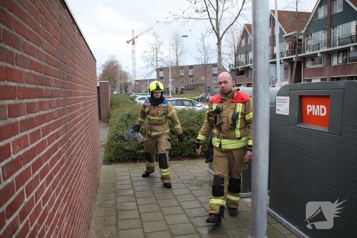 Klein brandje in container snel geblust