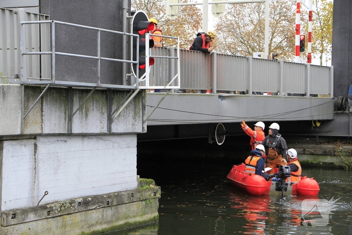 Onderzoek naar schade stadsbrug