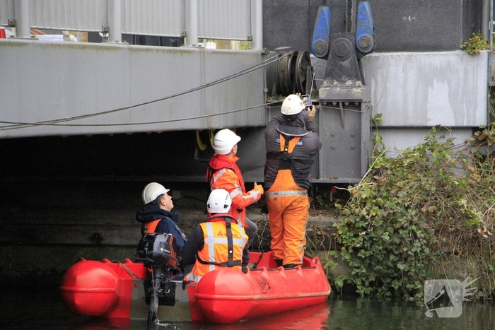 Onderzoek naar schade stadsbrug