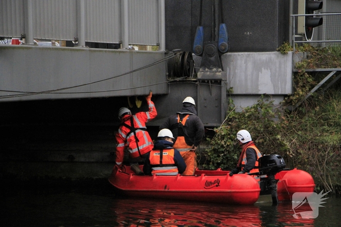 Onderzoek naar schade stadsbrug