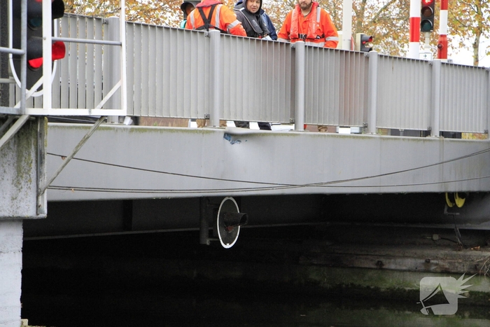Onderzoek naar schade stadsbrug